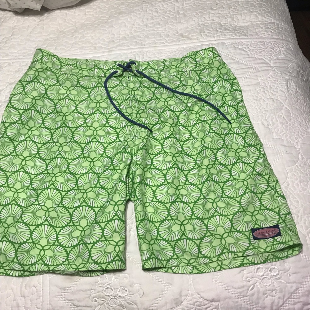 Vineyard vines board short